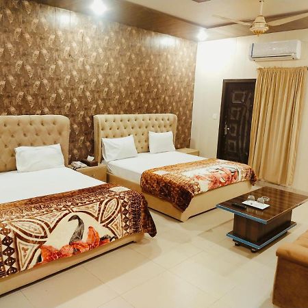 Royal Fort Executive Hotel Gulberg Лахор Экстерьер фото