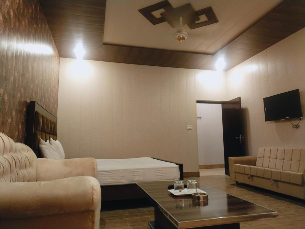 Royal Fort Executive Hotel Gulberg Лахор Номер фото