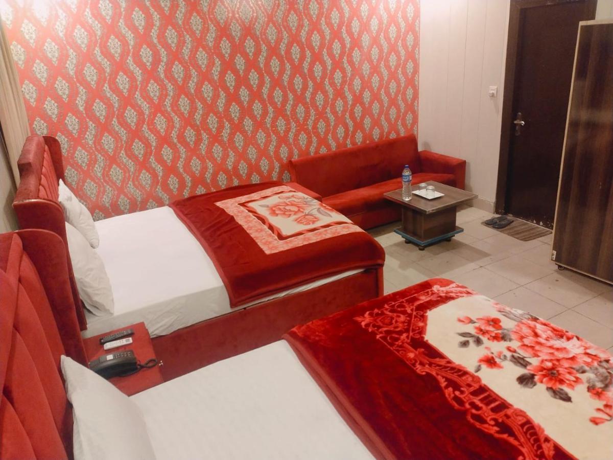 Royal Fort Executive Hotel Gulberg Лахор Экстерьер фото