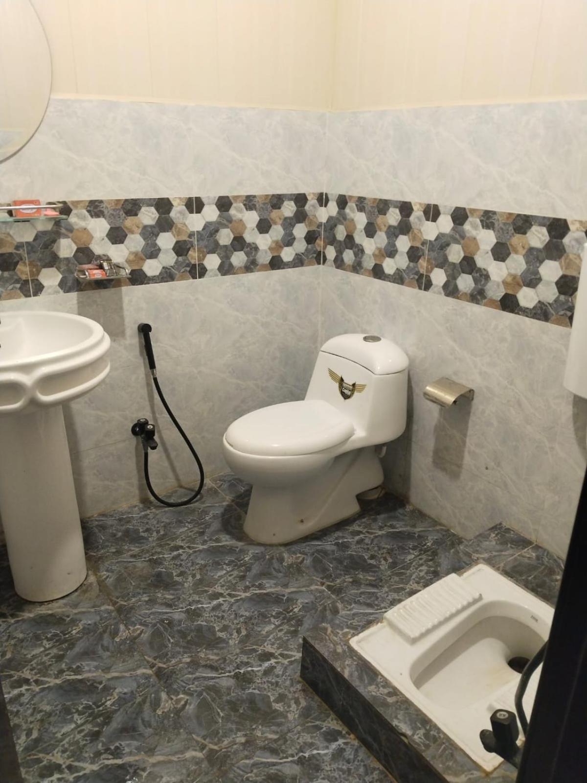 Royal Fort Executive Hotel Gulberg Лахор Экстерьер фото